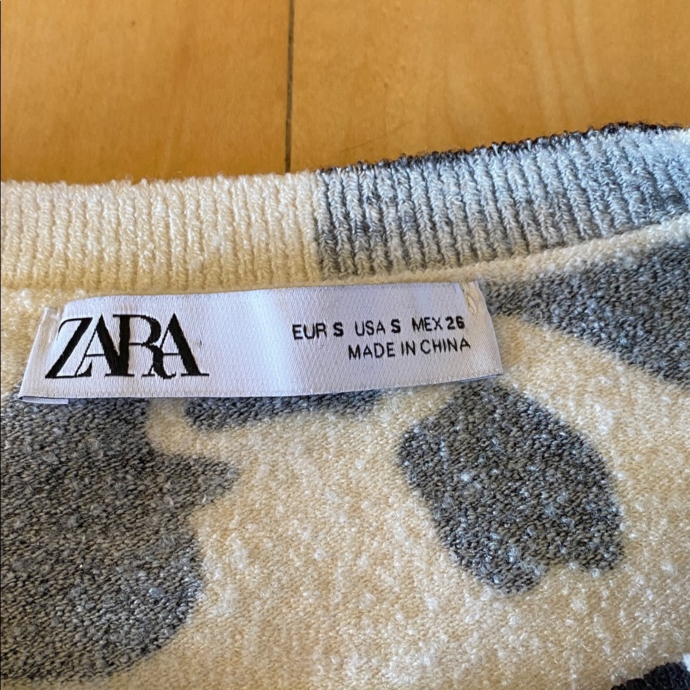 Zara Black and White Patterned Sweater - Picture 2 of 9